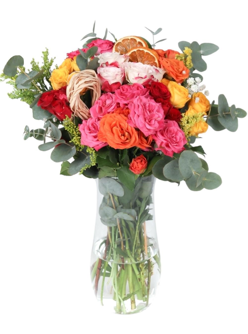 Vazoda Renkli Çardak Güller