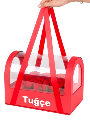 Kırmızı Çantada Kırmızı Gül