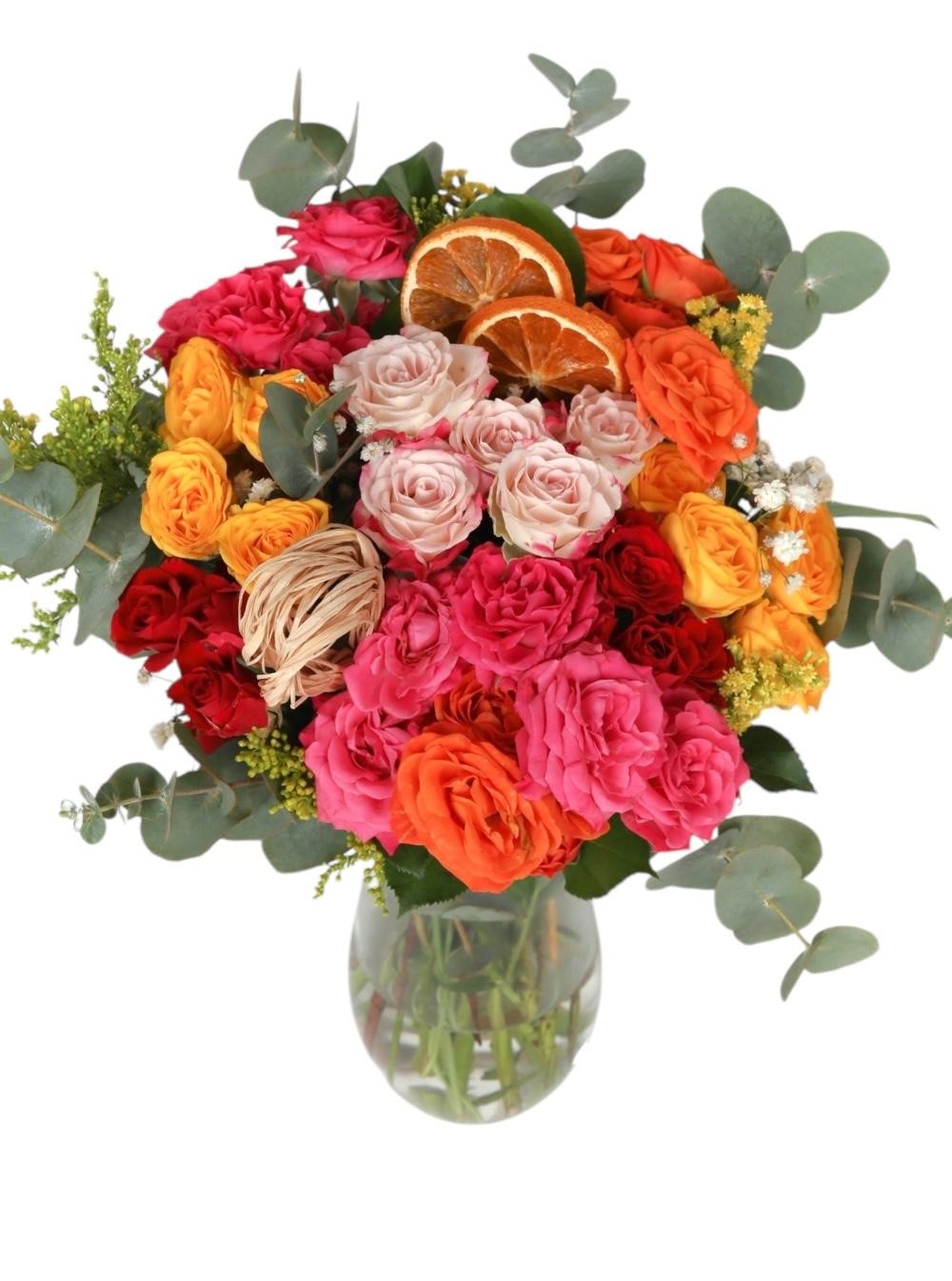 Vazoda Renkli Çardak Güller