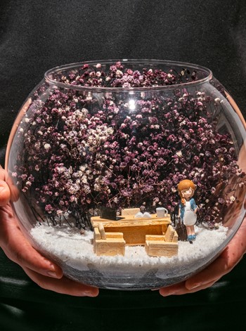 Teraryum Yeni İş Tebrik - Mor - Sarışın Mavi Elbiseli