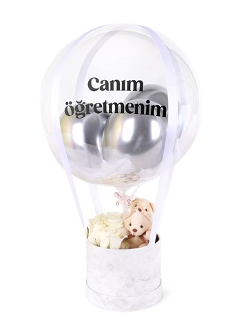 Mermer Desenli Kutuda Beyaz Güller Ve Ayıcıklar